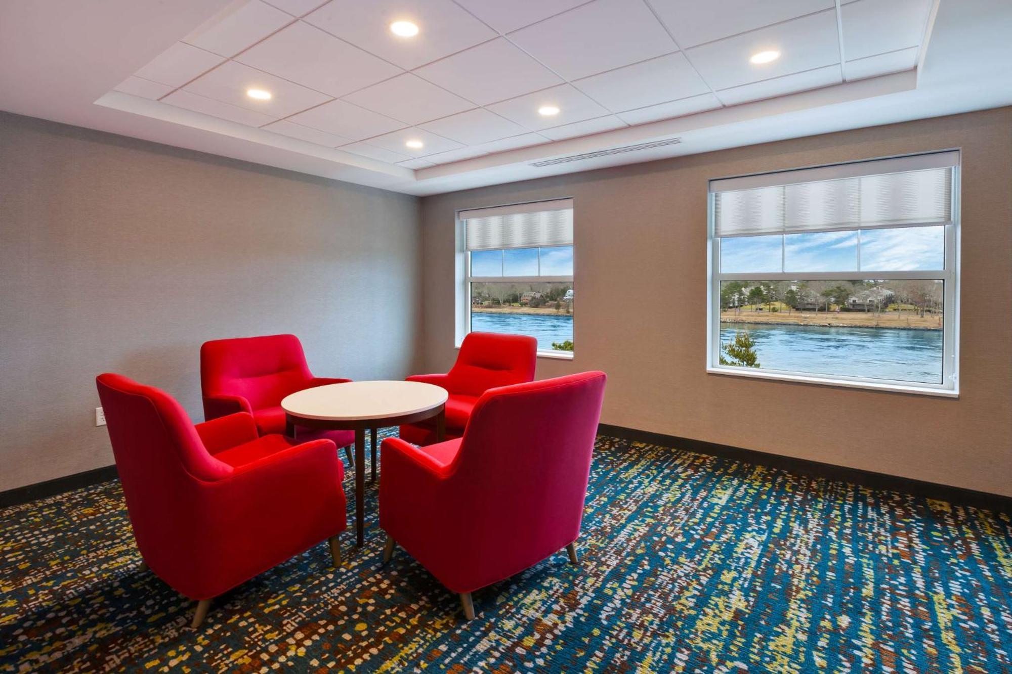 Hampton Inn Cape Cod Canal Bourne Exterior foto